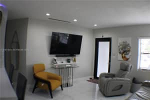 171 E 56th St Hialeah, FL 33013 - MLS#A11931023