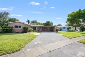 5334 Balsam Ter, Plantation