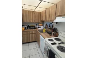 8035 Sw 107th Ave 221, Miami