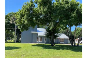 200 Ridgewood Ave Clewiston, FL 33440 - MLS#A11931165