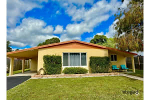 7241 S Arthur St, Hollywood