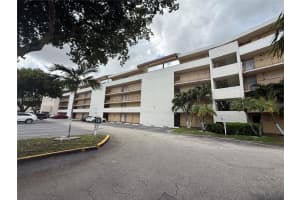 8860 Fontainebleau Blvd 305, Miami 8860 Fontainebleau Blvd 305, Miami