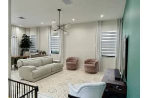 8273 Nw 47th Ter Doral, FL 33166 - MLS#A11931214