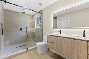 16859 Crestview Ln 16859 Weston, FL 33326 - MLS#A11931228