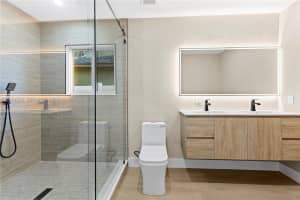 16859 Crestview Ln 16859 Weston, FL 33326 - MLS#A11931228