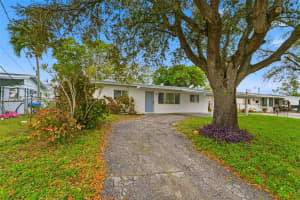 671 Nw 23rd Ter Pompano Beach, FL 33069 - MLS#A11931259