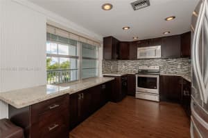 625 Oaks Dr 503 Pompano Beach, FL 33069 - MLS#A11931285