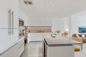 88 SW 7th St Apt 1710, Miami, FL 33130, - MLS#A11931291