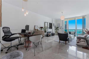 31 SE 5th St APT 3716, Miami, FL 33131, - MLS#A11931318