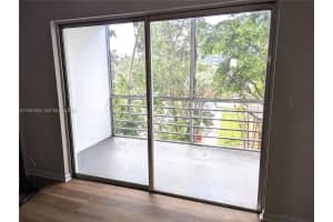 1638 Embassy Dr 302 West Palm Beach, FL 33401 - MLS#A11931335