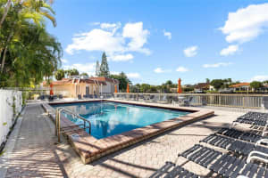 2101 Atlantic Shores Blvd 218 Hallandale Beach, FL 33009 - MLS#A11931491