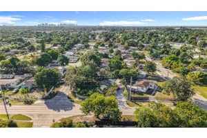 1860 Nw 127th St, Miami