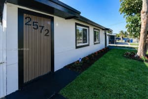 2572 NW 20th St, Fort Lauderdale, FL 33311, - MLS#A11931529