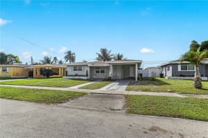 7430 Taylor St Hollywood, FL 33024 - MLS#A11931573