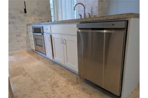 6061 Collins Ave 4e Miami Beach, FL 33140 - MLS#A11931597