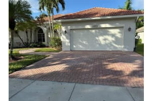 1302 Nw 139th Ave Pembroke Pines, FL 33028 - MLS#A11931652