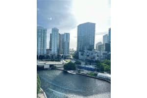 92 Sw 3rd St 1503, Miami