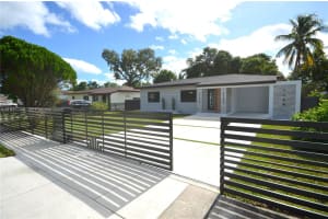 1144 Ne 144th St North Miami, FL 33161 - MLS#A11931740