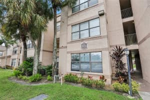 2926 S University Dr 6204, Davie