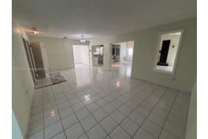 7950 Nw 174th Ter Hialeah, FL 33015 - MLS#A11931770