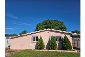 571 E 54th St, Hialeah, FL 33013, - MLS#A11931888