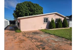571 E 54th St, Hialeah, FL 33013, - MLS#A11931888