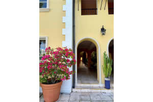 4812 Pine Tree Dr 103 Miami Beach, FL 33140 - MLS#A11931894