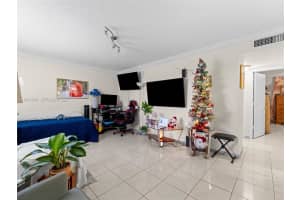 1655 W 44th Pl 448 Hialeah, FL 33012 - MLS#A11931943