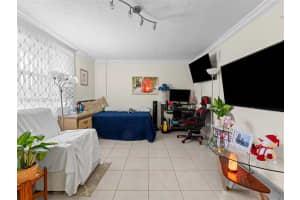 1655 W 44th Pl 448 Hialeah, FL 33012 - MLS#A11931943