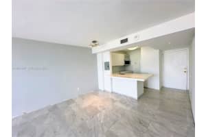 2350 Ne 135th St 1501, North Miami