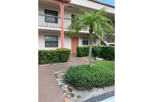 851 Ne 207th Ln 103-13, Miami