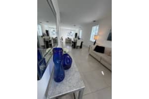 10248 Nw 71st Ter Doral, FL 33178 - MLS#A11932040