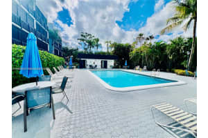 1021 Mockingbird Ln 215, Plantation