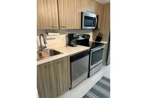 740 Meridian Ave 13 Miami Beach, FL 33139 - MLS#A11932065