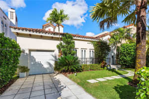 737 Alhambra Cir Coral Gables, FL 33134 - MLS#A11932067