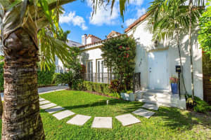 737 Alhambra Cir Coral Gables, FL 33134 - MLS#A11932067