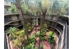 8625 NW 8th St APT 401, Miami, FL 33126, - MLS#A11932148