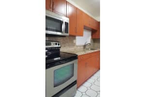 8625 NW 8th St APT 401, Miami, FL 33126, - MLS#A11932148