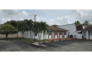 12193 Sw 10th St, Miami