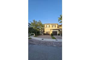 8785 Nw 116th Ct 1 Doral, FL 33178 - MLS#A11932170