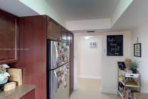 1000 Parkview Dr 301 Hallandale Beach, FL 33009 - MLS#A11932205