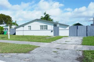 10921 N Snapper Creek Dr Miami, FL 33173 - MLS#A11932210