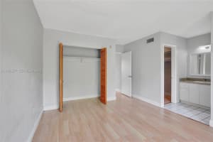 1860 Venice Park Dr APT 204, North Miami, FL 33181, - MLS#A11932267