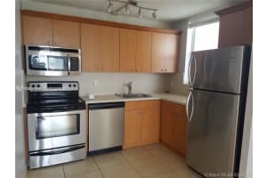 1801 S Treasure Dr 417, North Bay Village