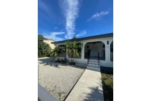 111 Nw 39th Ave Miami, FL 33126 - MLS#A11932382