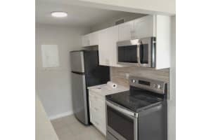 405 Sw 13th Pl 102, Deerfield Beach