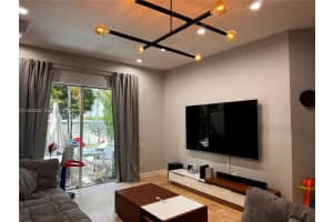 876 W Spinnaker Dr W 876 Hollywood, FL 33019 - MLS#A11932426