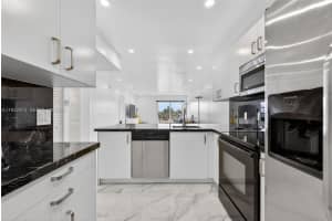 8250 Byron Ave 401 Miami Beach, FL 33141 - MLS#A11932474