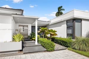 6420 Pine Tree Dr Cir, Miami Beach, FL 33141, - MLS#A11932477