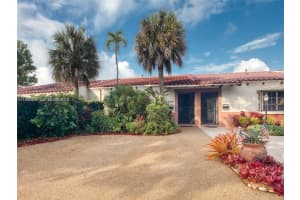 6918 Holly Rd Miami Lakes, FL 33014 - MLS#A11932506